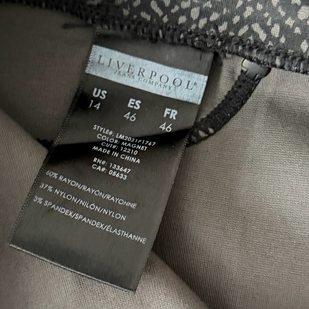 Liverpool Jeans Company Black Patterned Pants - Picture 10 of 11